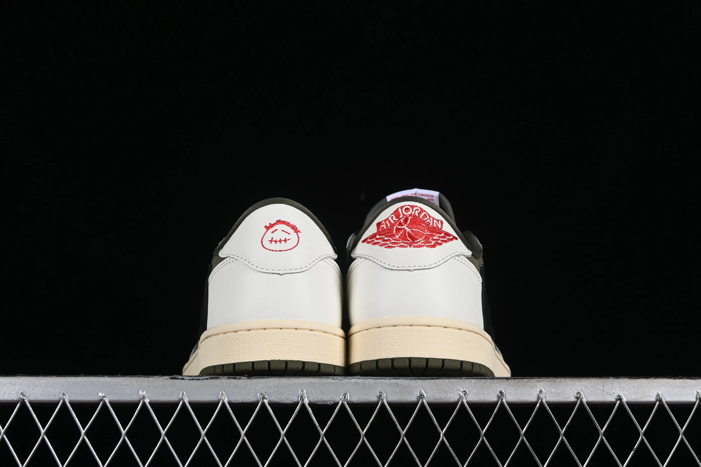 All categories Air Jordan Jordan series basketball shoes Air Jordan 1 Low LW version Travis Scott x Air Jordan 1 Low OG AJ1 Joe 1 undercut low DM7866-200